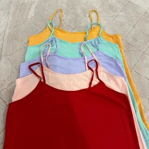 heyyy mama !! Selling this 5 pair of tank tops ! So cute for my girls !